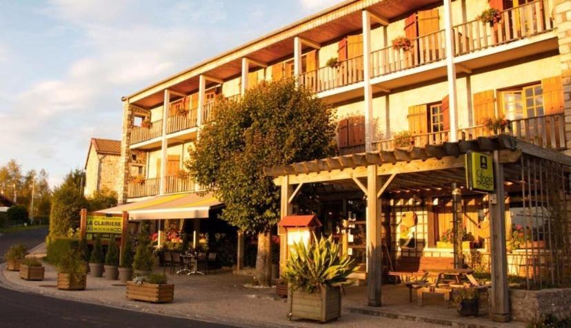 Hotel La Clairiere Chambon-sur-Dolore ภายนอก รูปภาพ